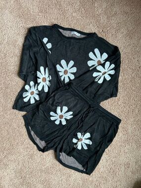 Black Floral Daisy Sleep Set - Women